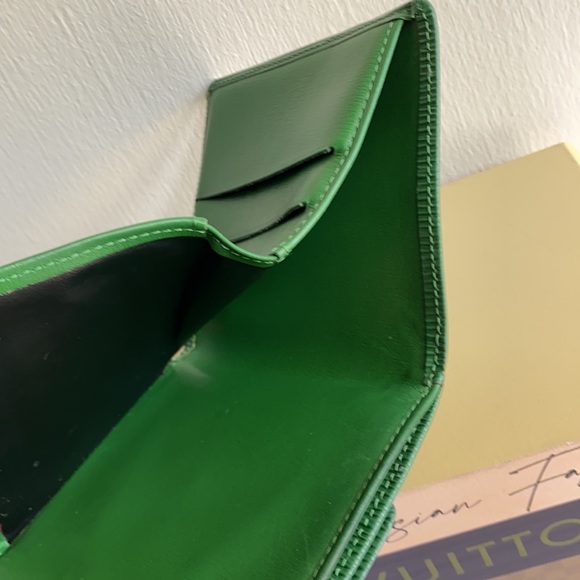 Louis Vuitton Epi Tri- Fold Wallet - Picture 11 of 13
